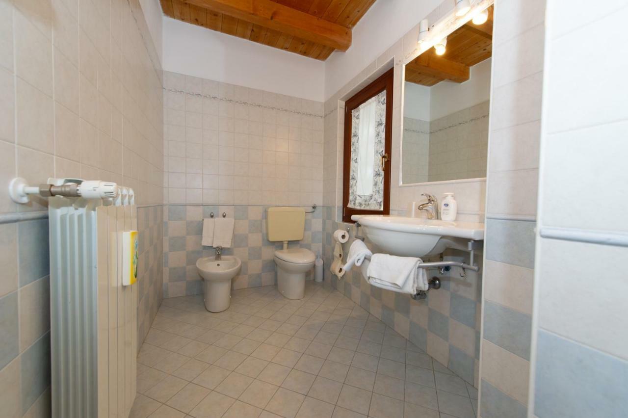 Agriturismo Lis Rosis Медеа Экстерьер фото